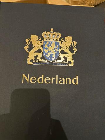 Postzegelalbum Nederland beschikbaar voor biedingen