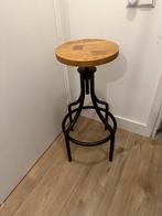 Decoratieve houten kruk met metalen onderstel, Ophalen, Zo goed als nieuw, Hout