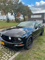 Ford Mustang 4.6 V8 GT 2006 Zwart, Auto's, Automaat, 4 stoelen, 1465 kg, Zwart