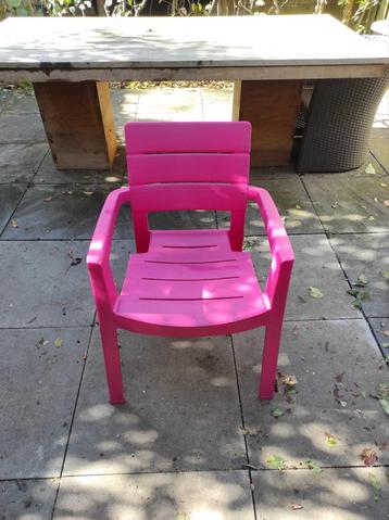 4 Roze Tuinstoelen - Kunststof beschikbaar voor biedingen