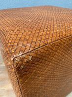 Vierkante bruine poef - vintage retro cognac krukje stoel, Ophalen, Minder dan 50 cm, Gebruikt, Minder dan 50 cm