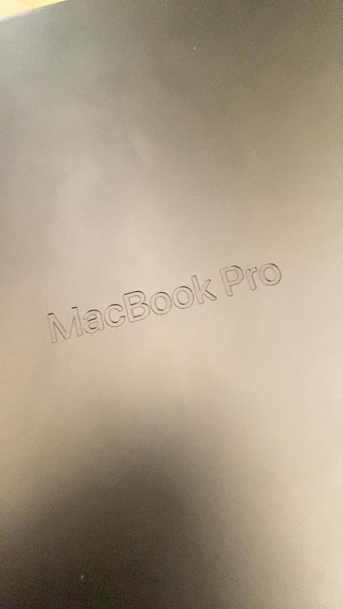 Macbook air en pro M4 (2024) 14, Computers en Software, Apple Macbooks, Zo goed als nieuw, Overige modellen, Overige groottes