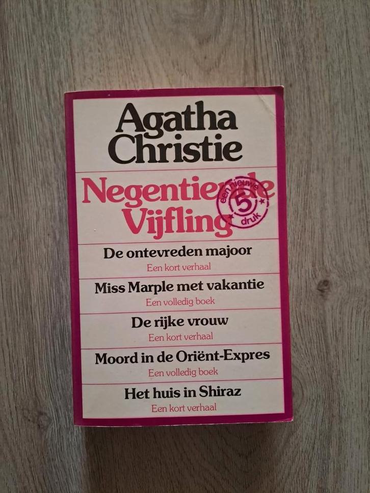 Agatha Christie negentiende vijfling detective leesboek, Boeken, Detectives, Gelezen, Ophalen of Verzenden