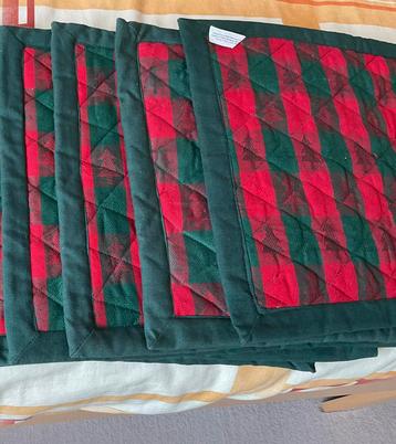 4 Nieuwe, stoffen Kerst placemats. beschikbaar voor biedingen