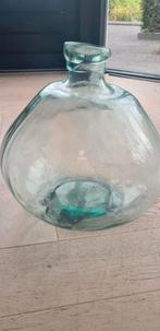 Leuke vaas, glas (iets groen tintje in het glas), Huis en Inrichting, Woonaccessoires | Vazen, Ophalen of Verzenden, Zo goed als nieuw