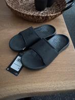 Slippers Under Armour, Kinderen en Baby's, Ophalen of Verzenden, Nieuw, Jongen of Meisje, Overige typen