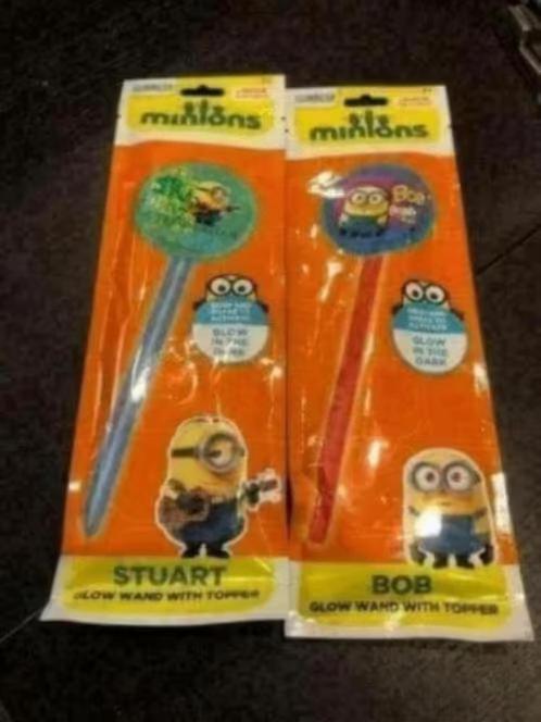 NIEUW! Minions Glow Wand met Topper 2 stuks €4,99, Hobby en Vrije tijd, Feestartikelen, Nieuw, Versiering, Overige, Ophalen of Verzenden