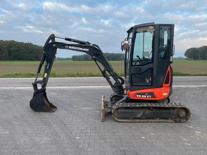 Eurocomach ES25ZT minigraver (bj 2017), Zakelijke goederen, Machines en Bouw | Kranen en Graafmachines, Graafmachine