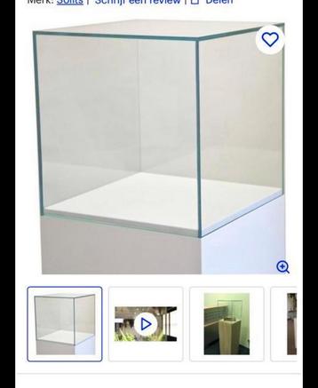 Plexiglas Kubus Vitrinekast 50x50x50 cm beschikbaar voor biedingen