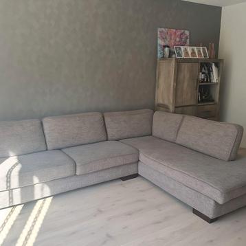 Grote hoekbank bruin grijs  beschikbaar voor biedingen
