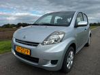 Daihatsu Sirion 1.3 Automaat | AIRCO | AUTOMAAT | 40.555 KM, Auto's, Daihatsu, Stof, Zwart, 4 cilinders, Bedrijf