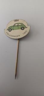 Volkswagen 1200 uit 1964 ook wel kever, kevertje genoemd, Verzamelen, Speldjes, Pins en Buttons, Ophalen of Verzenden, Gebruikt