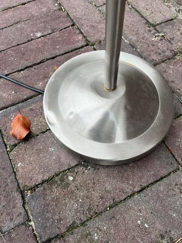 Staande lamp RVS look beschikbaar voor biedingen