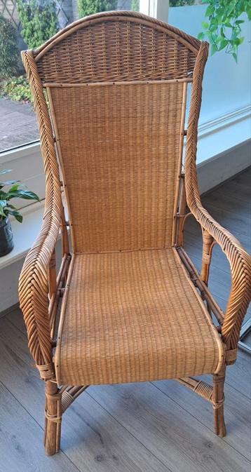 Rotan / rieten stoel - Zeer comfortabel . Bieden va €25.00  beschikbaar voor biedingen