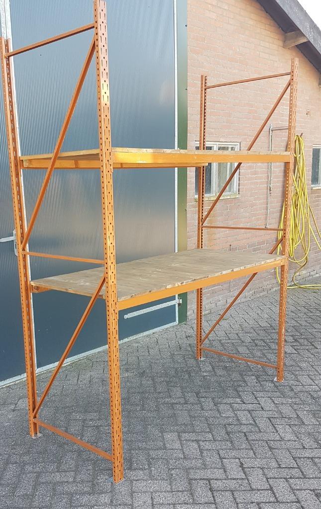 Stelling met dichte houten legborden, Doe-het-zelf en Verbouw, Overige Doe-het-zelf en Verbouw, Gebruikt, Ophalen