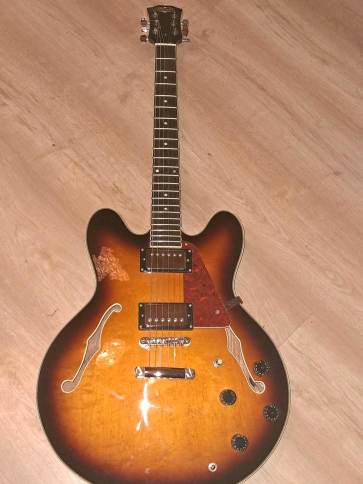 Stagg Semi-Hollow Gitaar - Universe of Muzic, Muziek en Instrumenten, Snaarinstrumenten | Gitaren | Elektrisch, Gebruikt, Semi-solid body