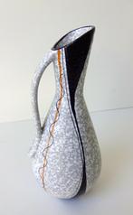 Keramiek vaas met oor lichtgrijs bruin met tekening 3336-k, Antiek en Kunst, Antiek | Keramiek en Aardewerk, Ophalen of Verzenden