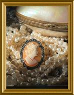 Oude kleine zilveren broche/ hanger: schelp camee, Ophalen of Verzenden, Zilver, Broche
