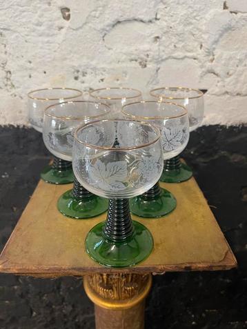 Set van 6 vintage Roemer wijnglazen groene voet Beehive beschikbaar voor biedingen
