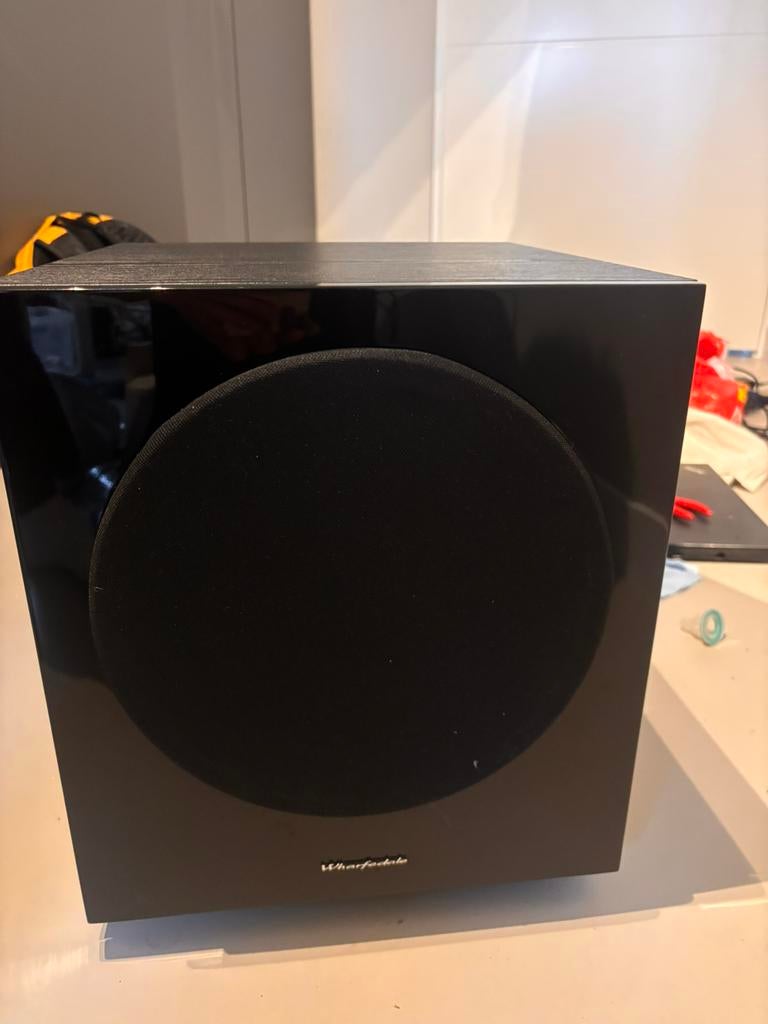 Wharfedale WH-D10 frontfire subwoofer, Audio, Tv en Foto, Luidsprekers, Overige merken, Subwoofer, Ophalen of Verzenden, Zo goed als nieuw