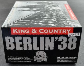 King & Country LAH029 WWII Berlin '38 Blood Flag Bearer beschikbaar voor biedingen