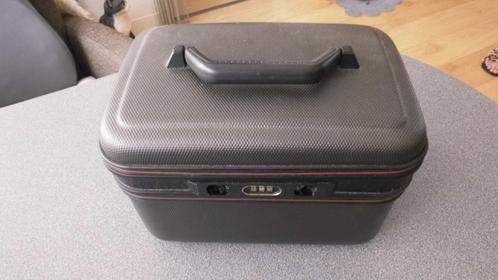 ZO GOED ALS NIEUW HARDCASE MAKE-UP/NAAIKOFFERTJE, Hobby en Vrije tijd, Overige Hobby en Vrije tijd, Zo goed als nieuw, Ophalen of Verzenden