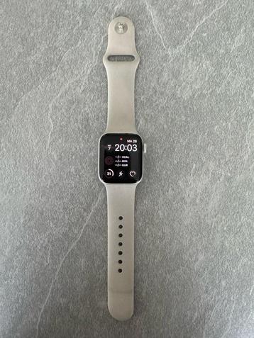 Apple Watch SE 2022 40mm  beschikbaar voor biedingen