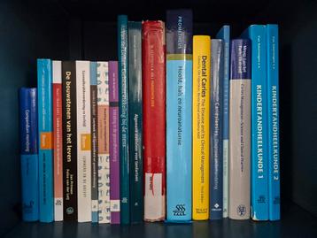 Mondzorgkunde Studieboeken (zie omschrijving losse prijs!) beschikbaar voor biedingen