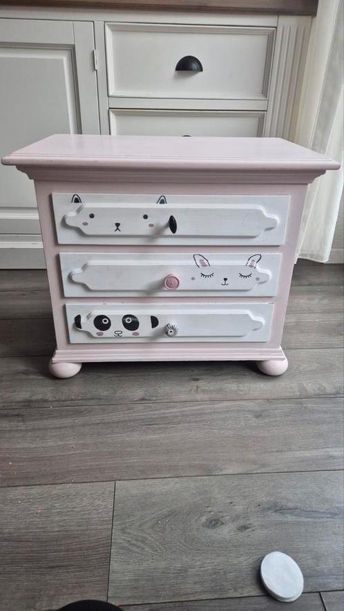 klein kastje voor babykamer/meisjes kamer, Huis en Inrichting, Kasten | Ladekasten, Gebruikt, Minder dan 100 cm, 50 tot 100 cm