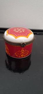 Charmant rood doosje, Antiek en Kunst, Ophalen of Verzenden