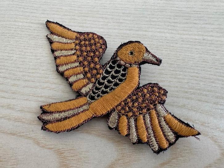 Vogel broche by-bar, Sieraden, Tassen en Uiterlijk, Broches, Zo goed als nieuw, Overige materialen, Verzenden