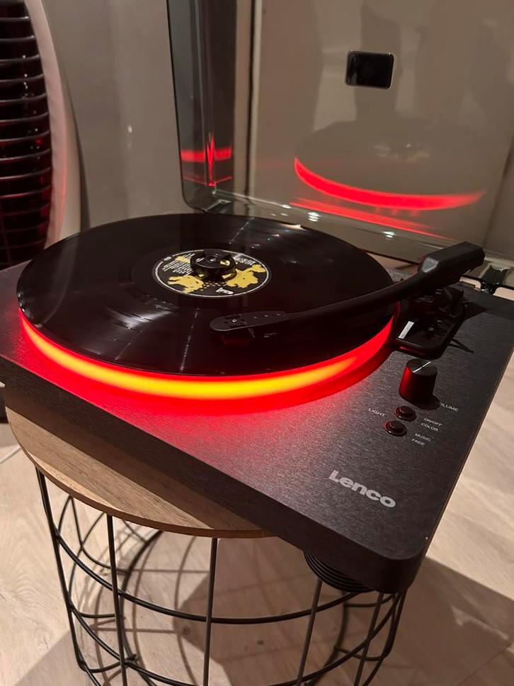 Lenco Platenspelermet led en ingebouwde Speakers & USB, Audio, Tv en Foto, Platenspelers, Zo goed als nieuw, Platenspeler, Overige merken