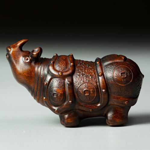 Boxwood Okimono van een neushoorn Japan, Antiek en Kunst, Kunst | Niet-Westerse kunst, Ophalen of Verzenden