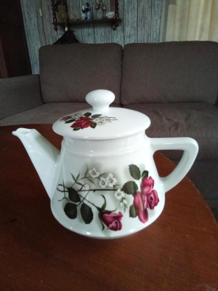 Porseleinen theepot sur Berry Limoges., Antiek en Kunst, Antiek | Keukenbenodigdheden, Ophalen of Verzenden