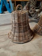 4 rotan klokken en drie kransen, Ophalen, Gebruikt