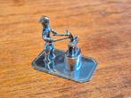 Zilver miniatuur smidse smid 4x3,5 cm, Ophalen of Verzenden, Zilver