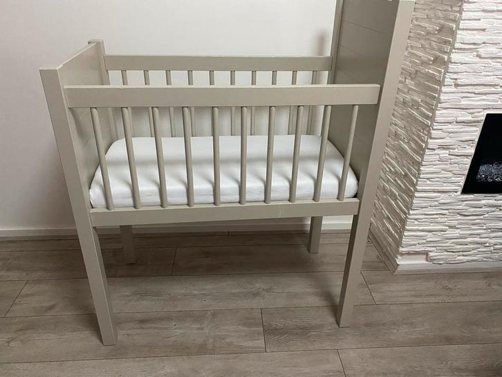 Mooie wieg met matras, Kinderen en Baby's, Babywiegjes en Ledikanten, Gebruikt, Wieg, Ophalen of Verzenden