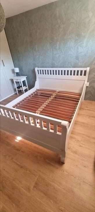 Houten bedframe 160x200cm incl. lattenbodems beschikbaar voor biedingen