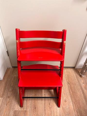 Tripp Trapp stoel rood  beschikbaar voor biedingen