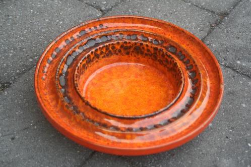 Grote West-germany oranje schotel (30cm diameter) jaren 60, Antiek en Kunst, Antiek | Keramiek en Aardewerk, Verzenden