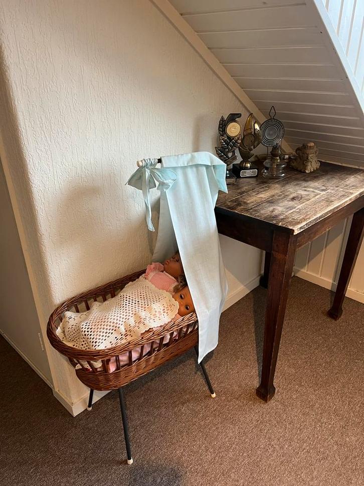 Vintage Poppenwiegje met Hemeltje, Kinderen en Baby's, Speelgoed | Poppen, Gebruikt, Overige typen, Ophalen
