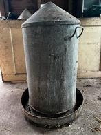Grote metalen kippenvoer silo, Ophalen, Drinken en Voederen