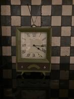 Retro Tafelklok - KARE Design, Huis en Inrichting, Woonaccessoires | Klokken, Ophalen, Zo goed als nieuw, Analoog, Wekker of Tafelklok