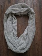 Mooie warme lichtgrijze colsjaal - In nieuwstaat, Ophalen of Verzenden, Zo goed als nieuw, Sjaal