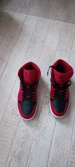 Nike Air Jordan 1 mid rood/zwart Mt: 44,5, Sport en Fitness, Basketbal, Gebruikt, Ophalen of Verzenden