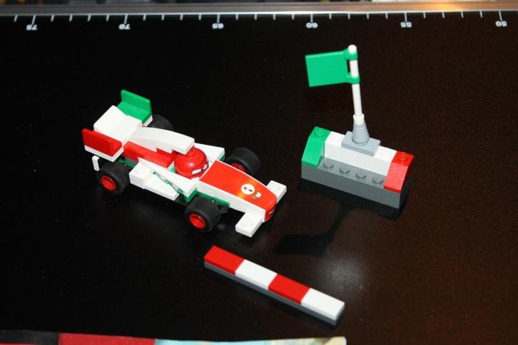 lego cars Francesco 9478, Kinderen en Baby's, Speelgoed | Duplo en Lego, Zo goed als nieuw, Lego, Complete set, Ophalen of Verzenden