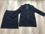 Donkerblauw 2-delig pak, Blazer en kokerrok Mt 42/44 ZGAN, Mes amis, Kostuum of Pak, Blauw, Maat 42/44 (L)