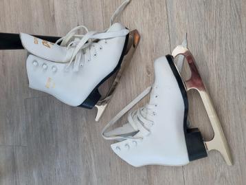 Graf Davos Gold kunstschaatsen maat 35 beschikbaar voor biedingen