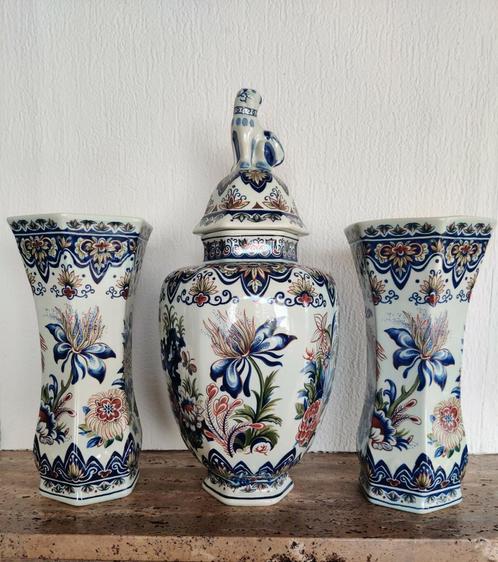 Set van 3 decoratieve vazen van Vieux Makkum Boch – handbesc, Antiek en Kunst, Antiek | Vazen, Ophalen of Verzenden