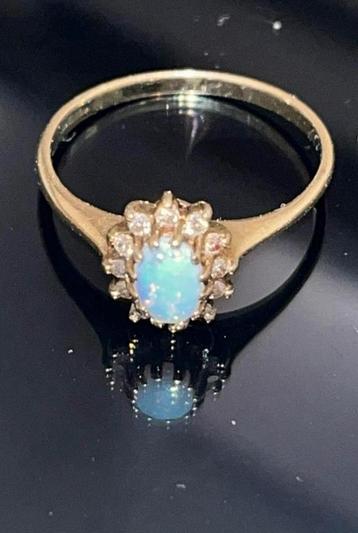Prachtige 9 krt gouden ring  diamantjes & natuur. opaal mt17 beschikbaar voor biedingen